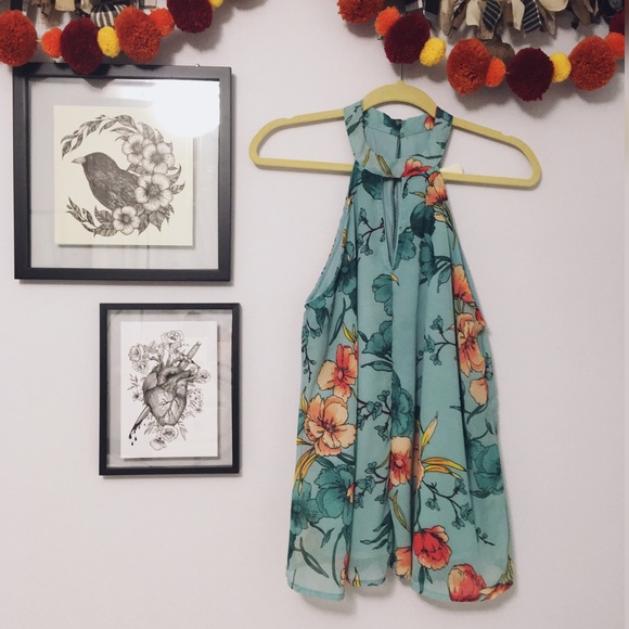 Japna Tops - Japna High-Neck Sleeveless Floral Blouse L